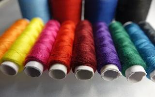 Все о швейных нитках: свойства и характеристика Нитки для смётывания